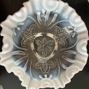 Vintage Jefferson Opalescent Ruffled Bowl